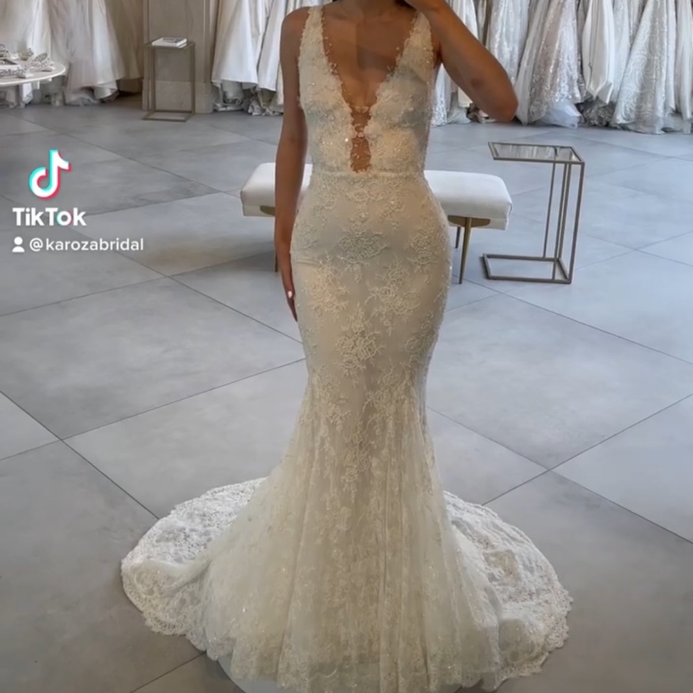 Pronovias Lace Wedding Dress Size 8 Stretchy & Stunning